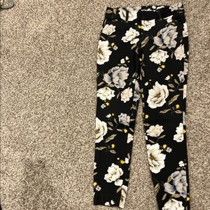 Floral Old Navy ankle slacks